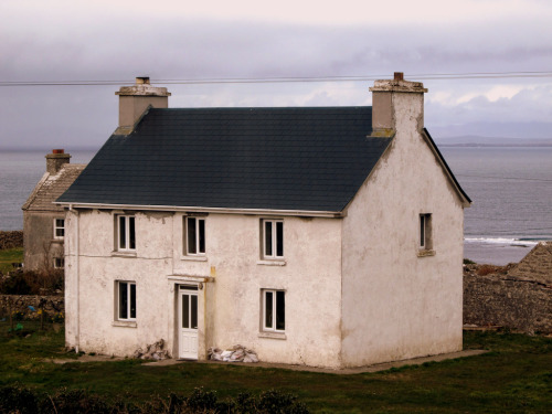 birdcagewalk:pie-nya:Aran Island (by Kait Bird)