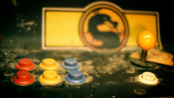 Heyoscarwilde:  Finishing Move Abandoned Mortal Kombat Arcade Machine Photographed