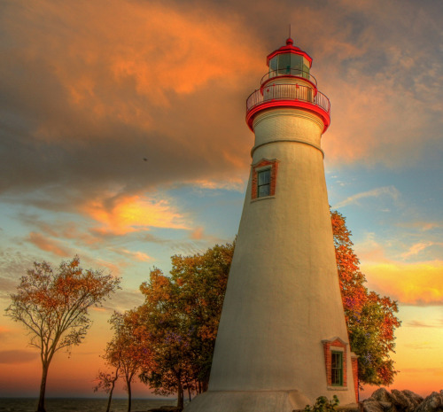 Autumn at the Marblehead Lighthouse (by Mark/MPEG (Midwest Photography Enthusiasts Group))
