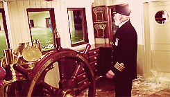 movies-gifs-deactivated20130319:  Fifteen-hundred people went into the sea, when