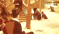 movies-gifs-deactivated20130319:  Fifteen-hundred people went into the sea, when