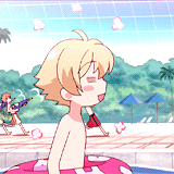 マ