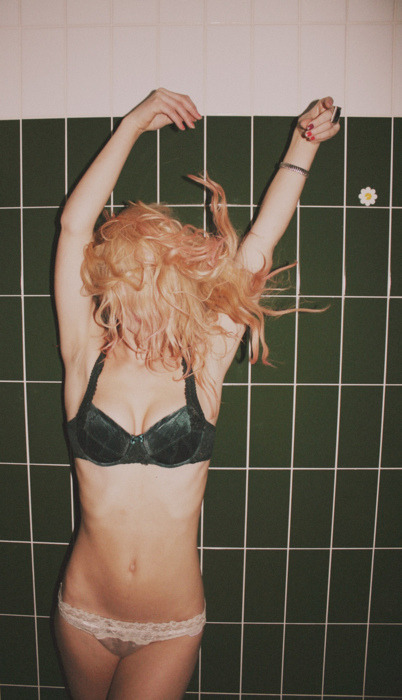 teen-age-dirtbag:  ☾☻guys, gals, and grunge grunge grunge☻☽