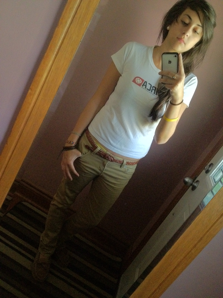 keepuporshutup:  I don’t remember the last time I put on a shirt this small omg,
