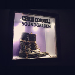 suddengroan:  starstatic:  Chris Cornell’s