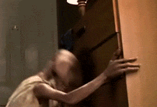 animeobsession101:  emotionslikeateaspoon:  when you’re scrolling down your dash