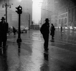 luzfosca:  Arthur Leipzig Rain, 1954
