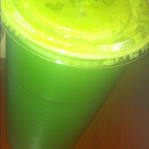 All Green Spinach, Kale, Broccoli, Romaine Lettuce, Green Peppers, Cucumber, Celery, Parsley, Cabbage, Green Apple & shot of Wheatgrass #Day1 #Juicing #MeanGreen #VegetableJuice #WTFWasIThinking (Taken with Instagram)