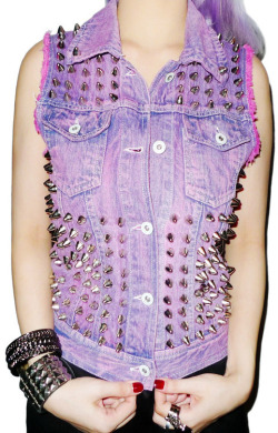 I&rsquo;ve always been a Rock n&rsquo; Roll chick , so I love putting Studs on my stuff , and this is cute ! ^.^