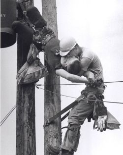 collective-history:  “Kiss of Life”,