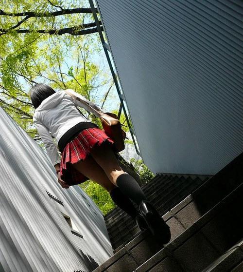 XXX Miniskirtism + photo