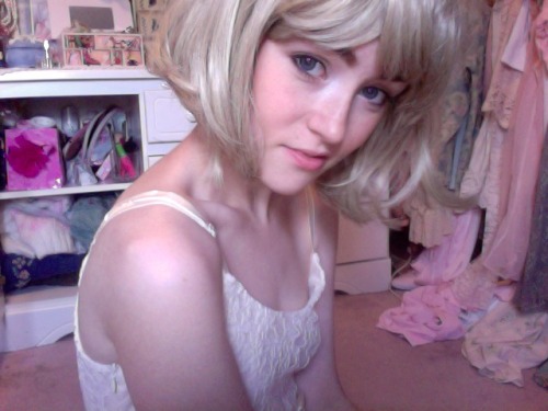nicoledollanganger:(` - ` )