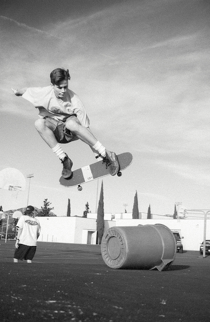 markherpes:   Tom Delonge at Poway High School   