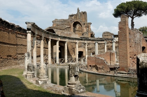 aquilasaurus:history-of-italy:The Hadrian’s Villa (Villa Adriana in Italian) is a large Roman archae