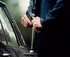 cakeisnotpie:  Sam Winchester ridiculously hot men with guns 