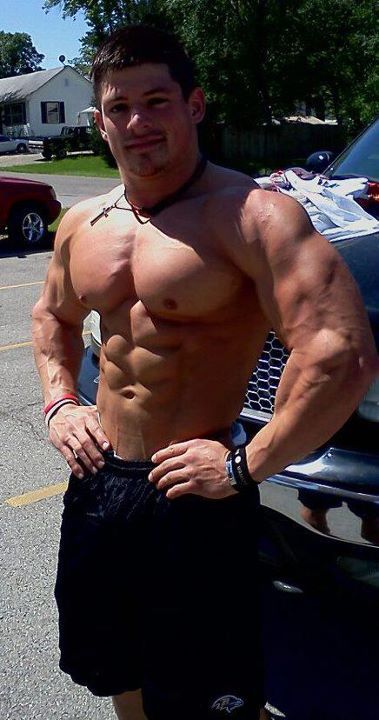 jockjizz:  motorcat:  Young muscle  Meet Jason. He’s an amateur bodybuilder and