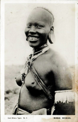 Grand-Bazaar:  1930S Kenya Masai Woman 