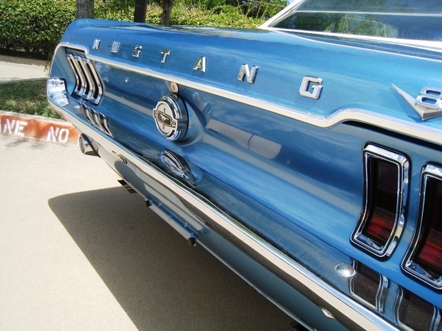 caseystayasleepinbed:  1968 Ford Mustang Convertible brb cumming gallons 