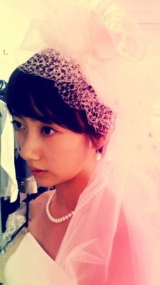 yoimachi:  純白のドレスを着てみる。｜波瑠オフィシャルブログ「Haru’s official blog」Powered by Ameba