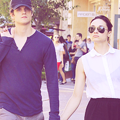 teenwolfdailycom-deactivated201:  Crystal Reed &amp; Daniel Sharman Shop At The Grove - 28.08.12 