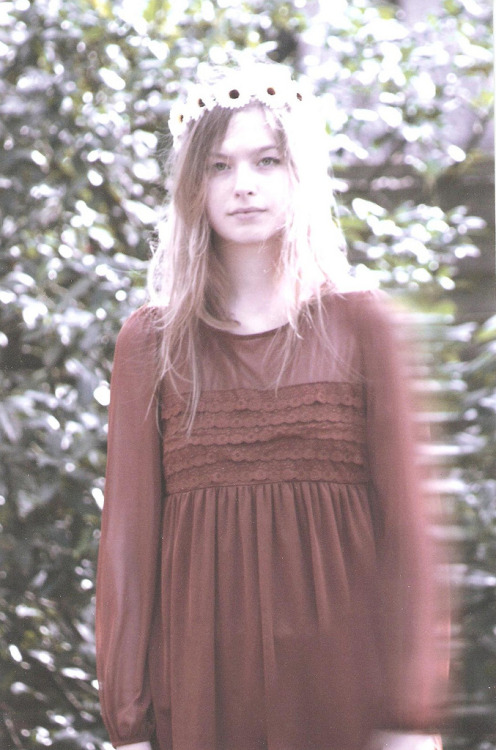 floatingbetweenthestars: (by tilgorekrout)