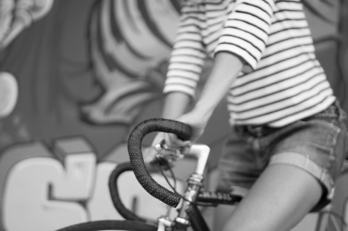 hello-velo:  Lisbon Cycle Chic » 110 bar | Retratos femininos em bicicleta | Ana Roque + Masil