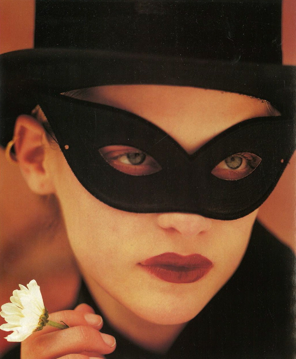 witchesandslippersandhoods:Les Extrêmes photographed by Albert Watson, Vogue Paris