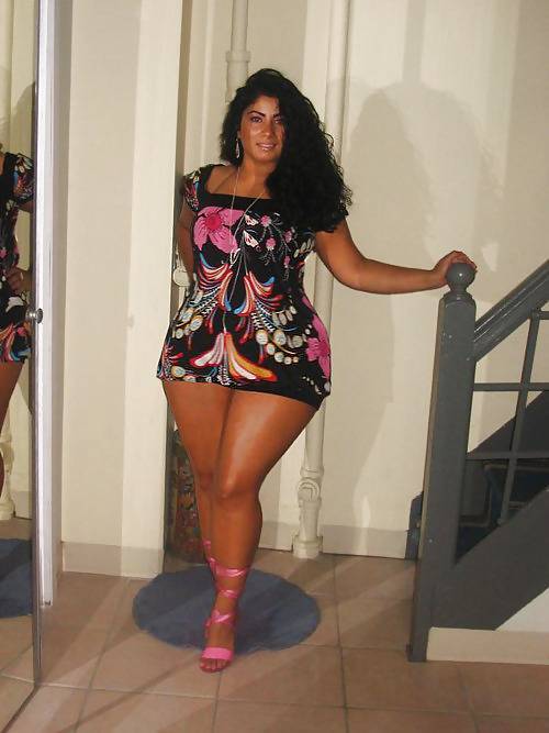 Mikel woman with largest hips in the world