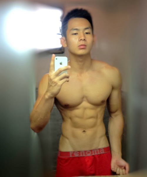 hunksinsingapore:  I NEED MORE OF THIS MANBOY IN MY LIFE!   fuckyeahdragonboaters:  fuckyeahdragonboaters: Wee Jian Le  And there you go, anonymous. He’s body is actually… Really lean (we stand corrected) athletic and nice! He has that crease on