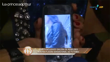  Thur Mostrando ChaMel And SoMic dançando no Aeroporto... Tv Fama 27/08 