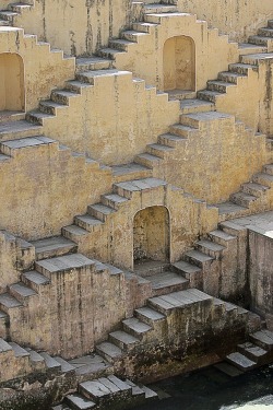  Staircase Well Of Chand Baori, India 