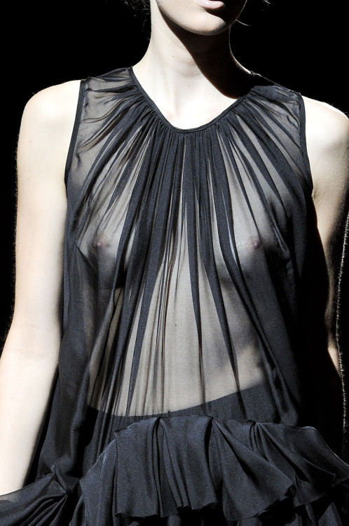 metamorphosis-style:  Francesco Scognamiglio Milan Spring 2012 