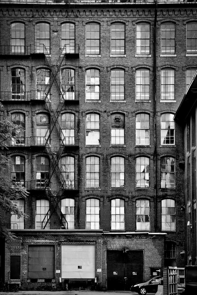 black-and-white:  Facade (by Sunset Noir) 