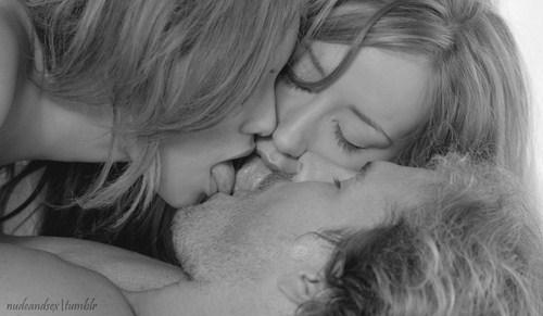 threesome-ch:lets just kiss with passion