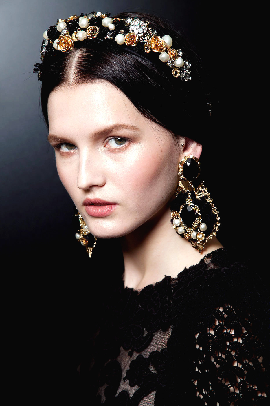 Katlin Aas backstage Dolce &amp; Gabbana Fall 2012