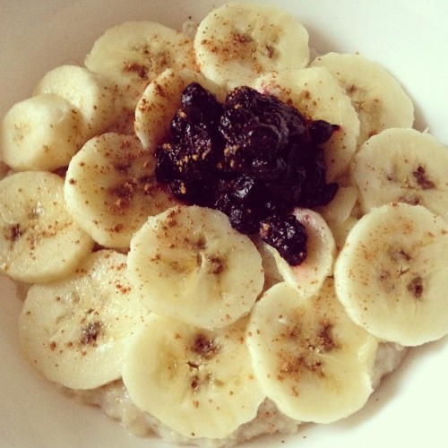 Best breakfast ever ! #oatmeal #banana #blueberries #cinnamon #healthy #food #breakfast #eatclean #t