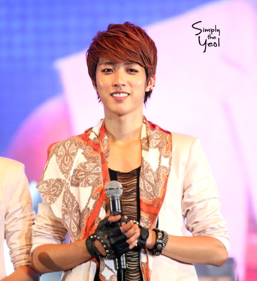 120727 1st Fanmeeting in Thailand © Simply the YeolDo not edit/crop/remove the watermark.