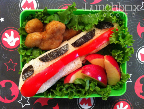 Bento Year 2 Day 7
Por favor manténgase alejado de las puertas!
I’ve said it before, you win some, you lose some. I didn’t have a concise plan for this one and the ingredients were being ornery. Oh well, the little boy likes it and that’s really all...