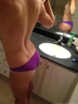 enjoyusnaked:  A nice angle for you   purple! With dimples!