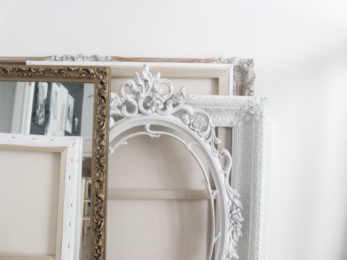 ancagray: blank canvas &amp; pretty frames that have been collecting around the studio.  re