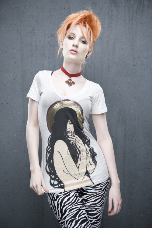 ulorinvex:  On a much more light-hearted note, I just shot these gorgeous T-Shirts that were produced by Century Guild for their booth at the San Diego Comic Con. They very kindly gave me some samples on the last day and I promised I would shoot them