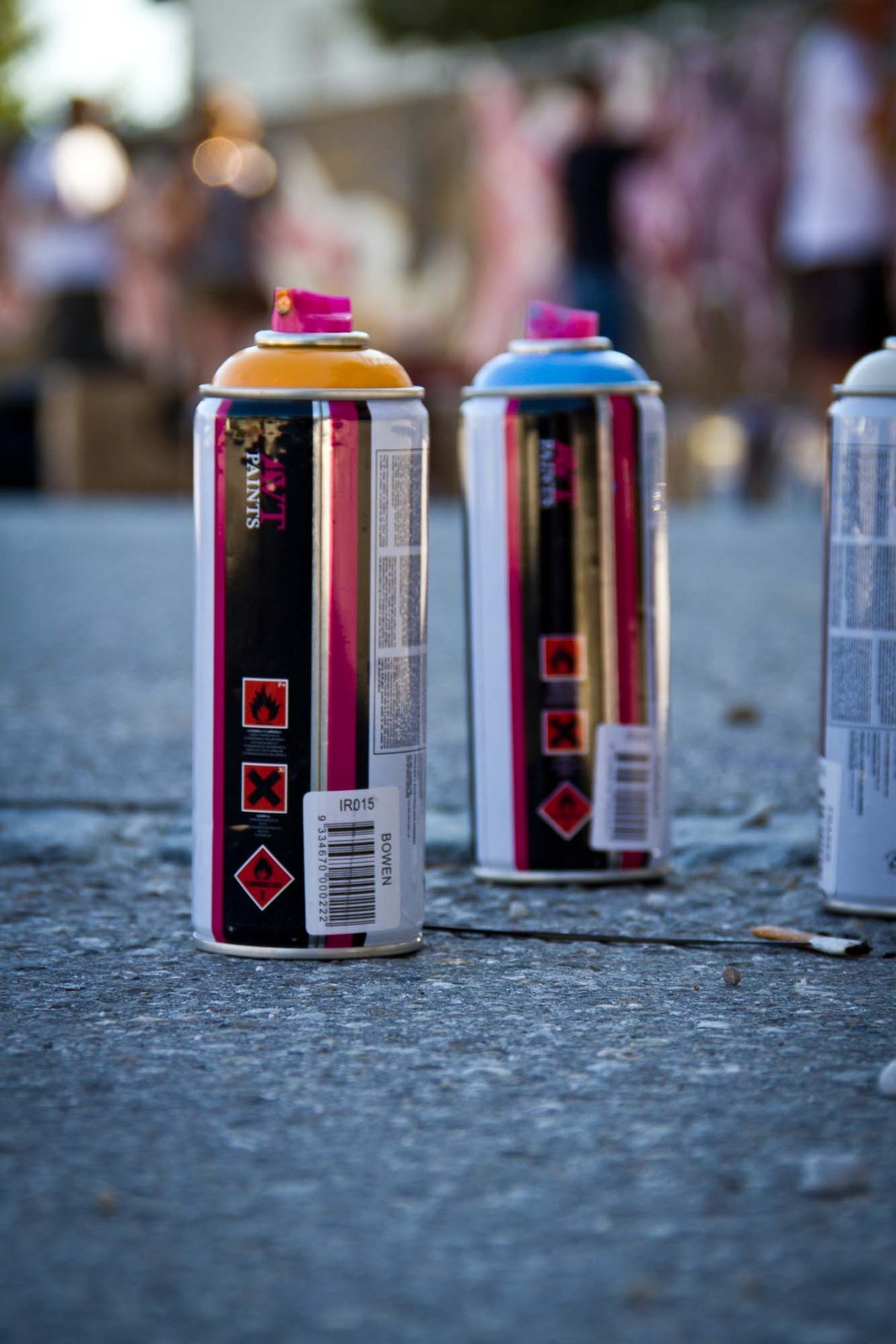 thehoecker:  shittest cans i used ever…..hey artists in america? you like this