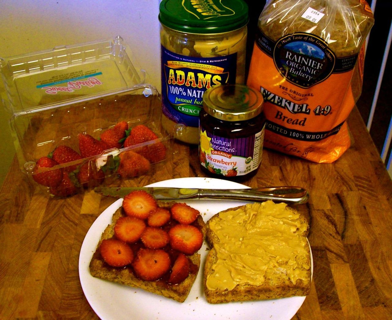 fitness-ginger:
“Best post-workout sandwich ever.
Well, maybe second to peanut butter and banana, but still awesome.
”
