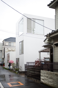 isaykonnichiwa:  moriyama house  by jonhefel 