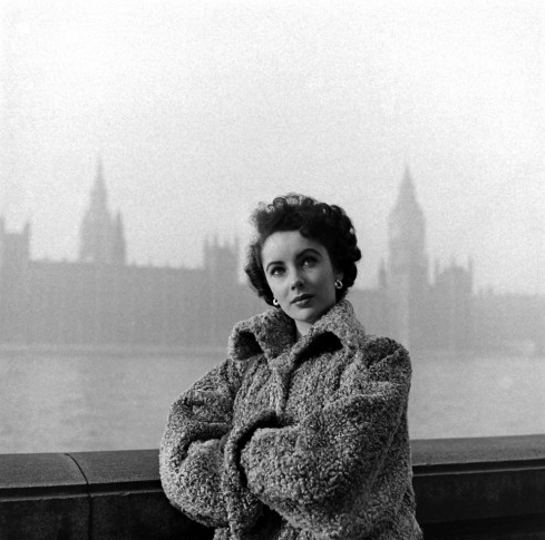 distant-sister:Elizabeth Taylor in LondonPhotographed by Mark Kauffman (1948)