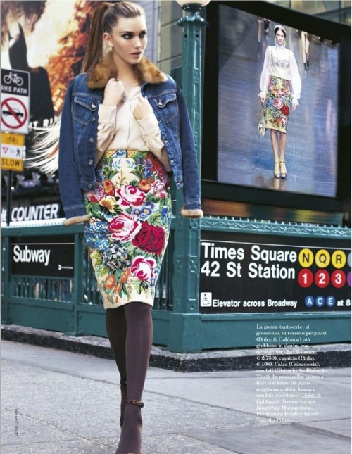 soullovelyfashion: Blue denim Jacket &amp; Short Pencil Skirt Michelle Mccallum Grazia Italia No