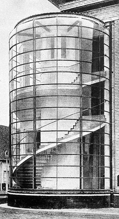 n-architecture: office building at the exhibition of the German Werkbund in Cologne 1914 Walter Grop