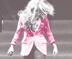 youraftershock-deactivated20121:  Demi + pink 