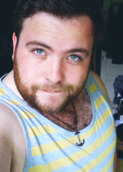 thebeardandthebelly:  Bought a new tanktop and an anchor necklace because I liked it.