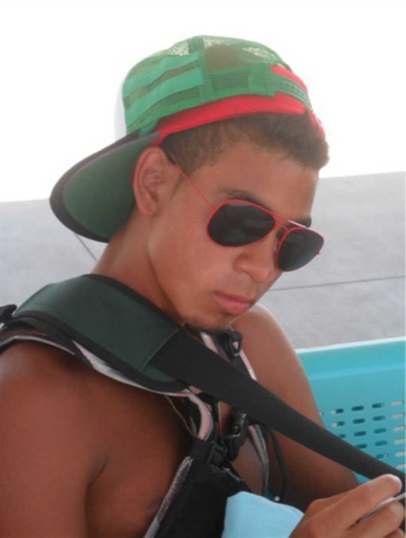straightboyselfpics:  Ezequiel; 18